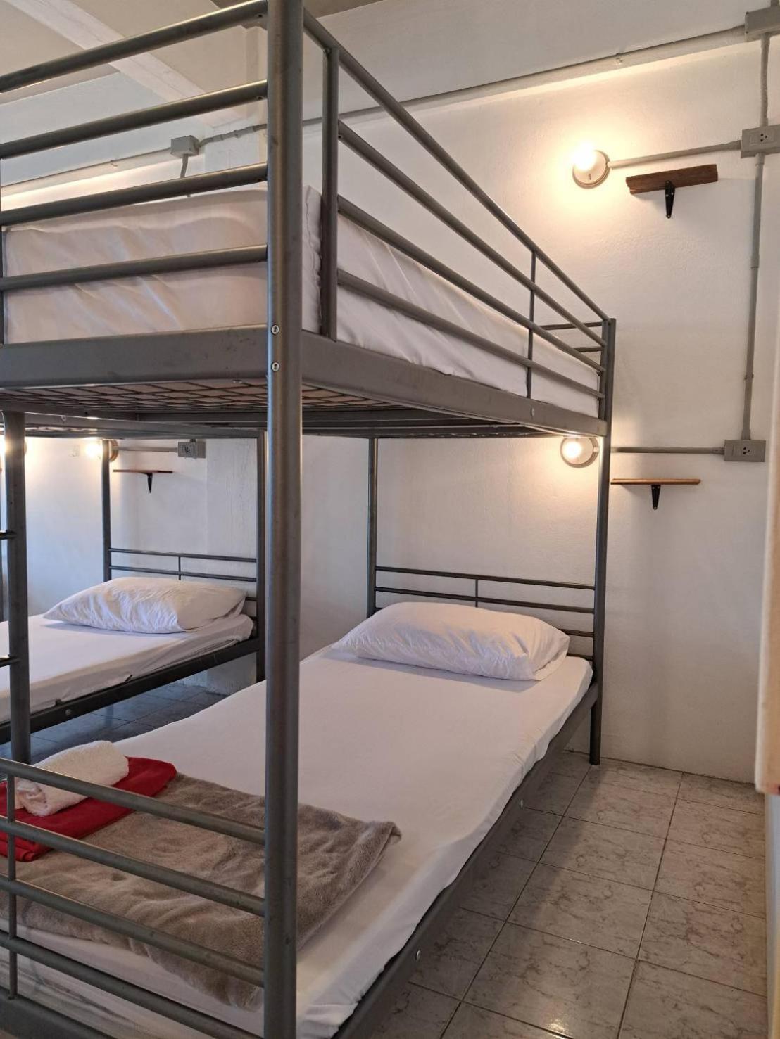 8 Sleeper Street Guesthouse Krabi town Extérieur photo